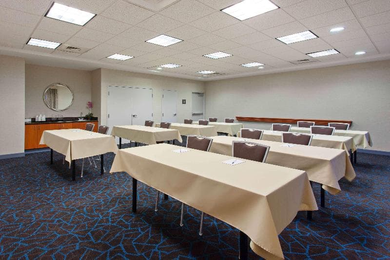 Hampton Inn & Suites Clovis-Airport North 4