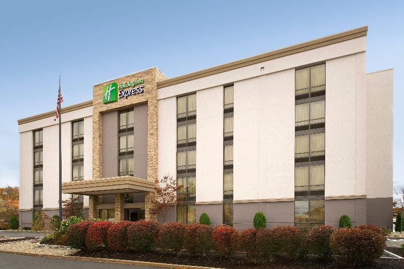 Holiday Inn Express Boston North-Woburn 5