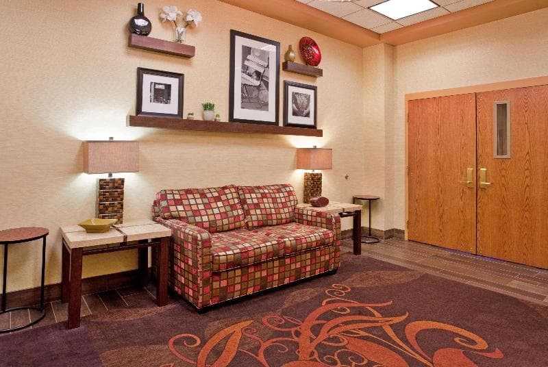 Hampton Inn Deadwood at Tin Lizzie Gaming Resort 5