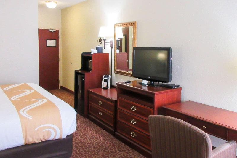 Quality Inn & Suites Quincy - Downtown 4