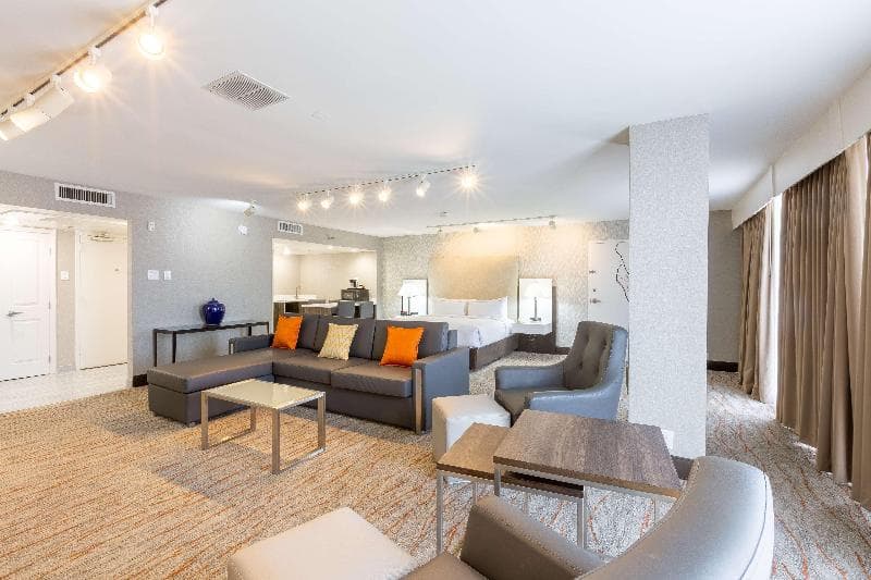 DoubleTree by Hilton Hotel Dallas - Richardson 5