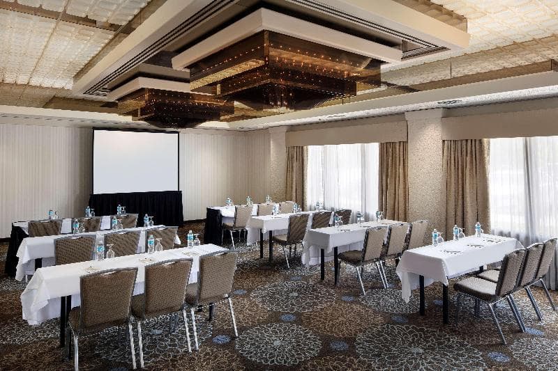 DoubleTree by Hilton Hotel Ontario Airport photo 1