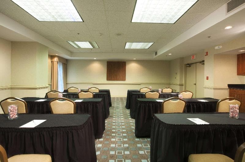 Hampton Inn Pennsville 4
