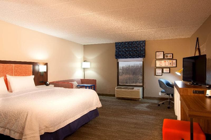Hampton Inn Pennsville 5