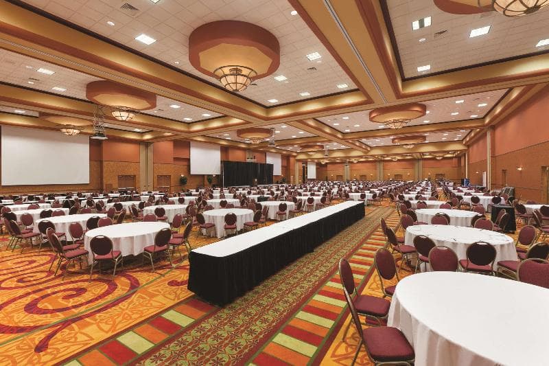 Embassy Suites Omaha-La Vista/Hotel & Conference Center 5