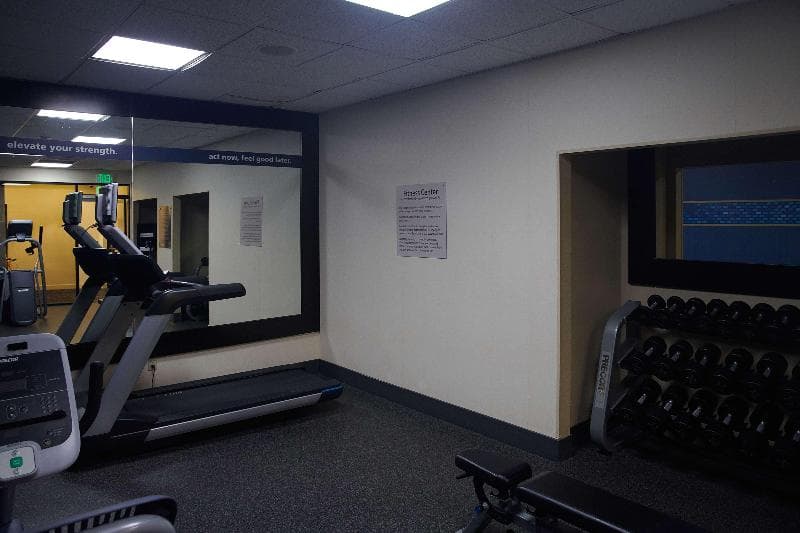Hampton Inn & Suites Los Angeles/Sherman Oaks 2