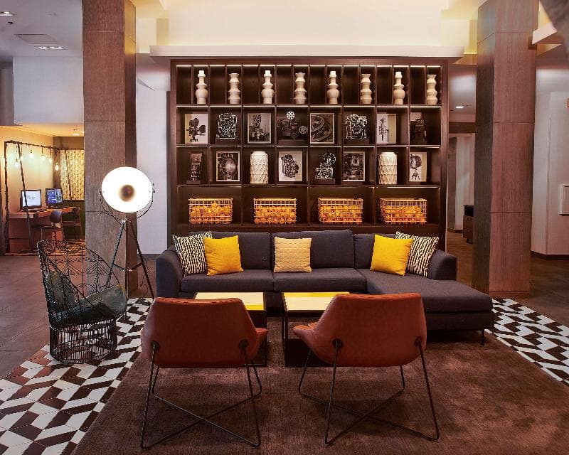 Hampton Inn & Suites Los Angeles/Sherman Oaks 5