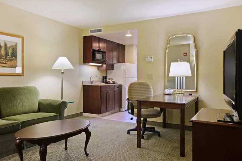 Delta Hotels Burlington 5