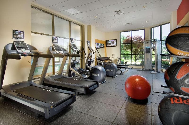 DoubleTree by Hilton Hotel Sterling - Dulles Airport 3
