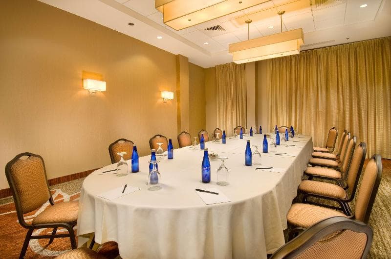 DoubleTree by Hilton Hotel Sterling - Dulles Airport photo 1