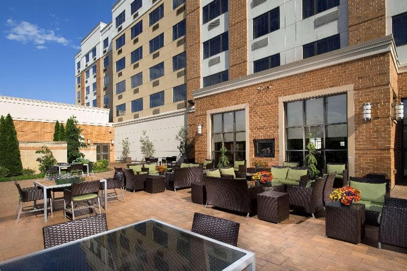 DoubleTree by Hilton Hotel Sterling - Dulles Airport 4