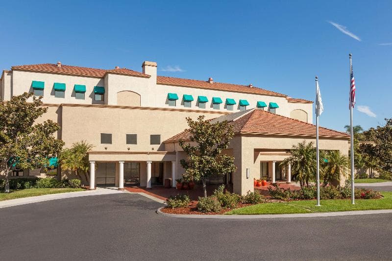 Embassy Suites by Hilton Temecula Valley Wine Country photo 1