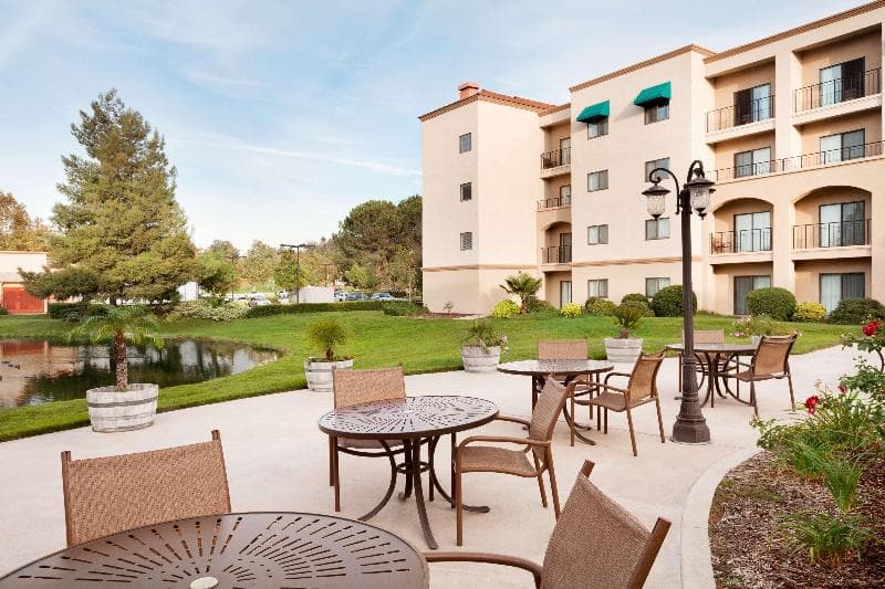 Embassy Suites by Hilton Temecula Valley Wine Country 5