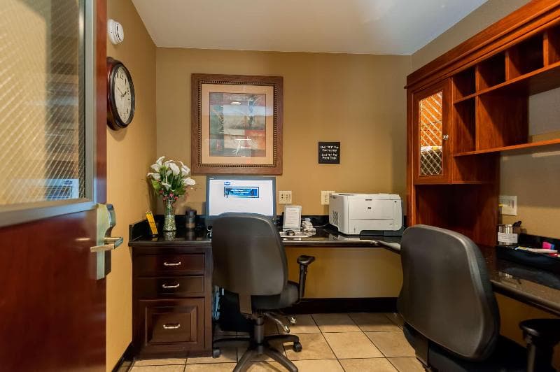 Hampton Inn East Windsor photo 1