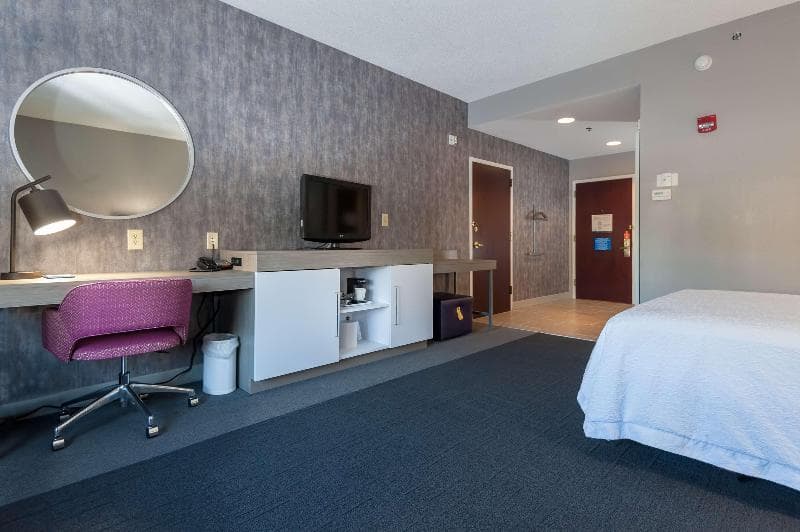 Hampton Inn East Windsor 2