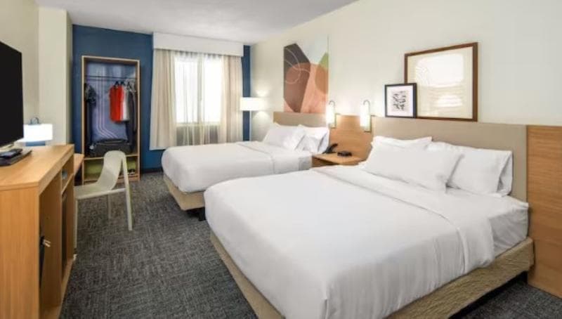 Spark by Hilton Newcomerstown 4