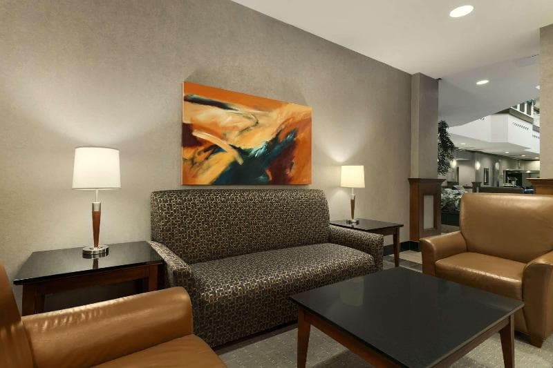 Embassy Suites by Hilton Dulles North Loudoun 2