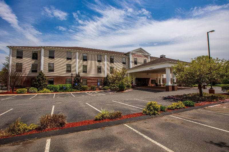 Hampton Inn Hadley-Amherst Area photo 1