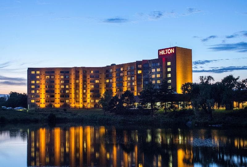 DoubleTree by Hilton Lisle Naperville 2