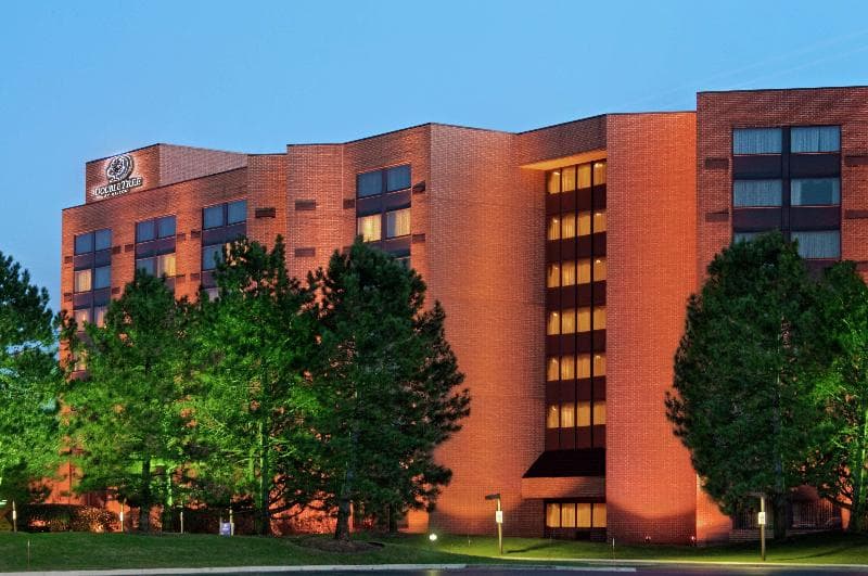 DoubleTree by Hilton Lisle Naperville 3