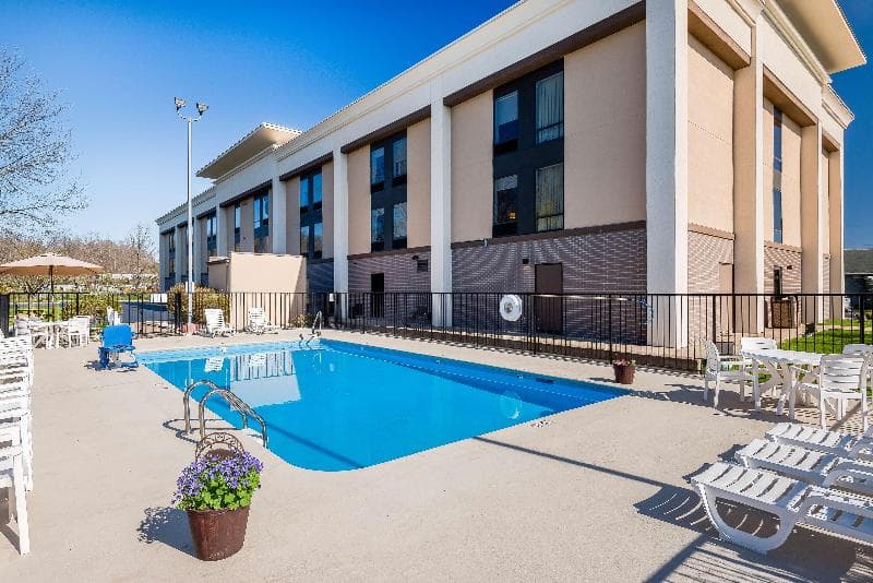 Hampton Inn Parkersburg-Mineral Wells 4