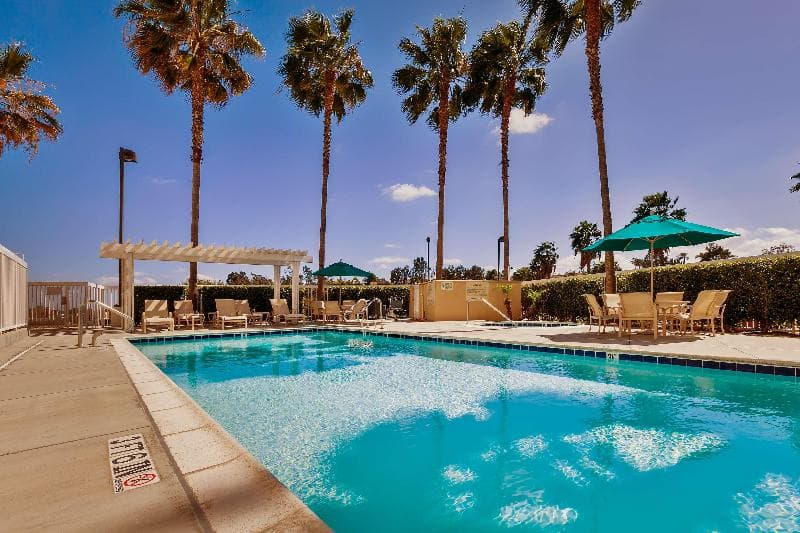 Hampton Inn & Suites Chino Hills 2