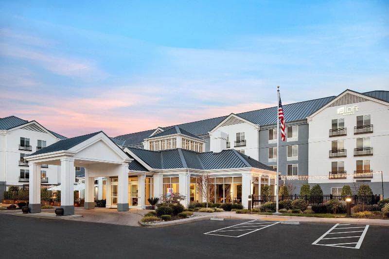 Aloft Mountain View 3