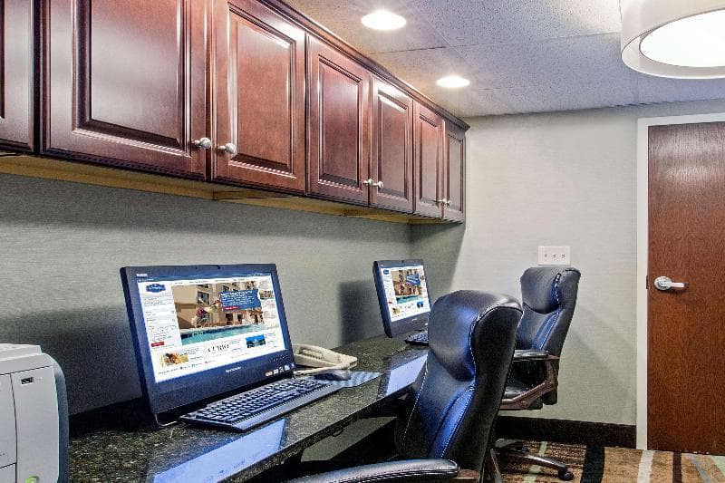 Hampton Inn West Springfield photo 1