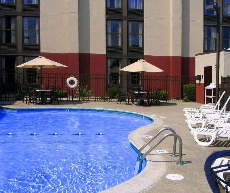 Hampton Inn West Springfield 3