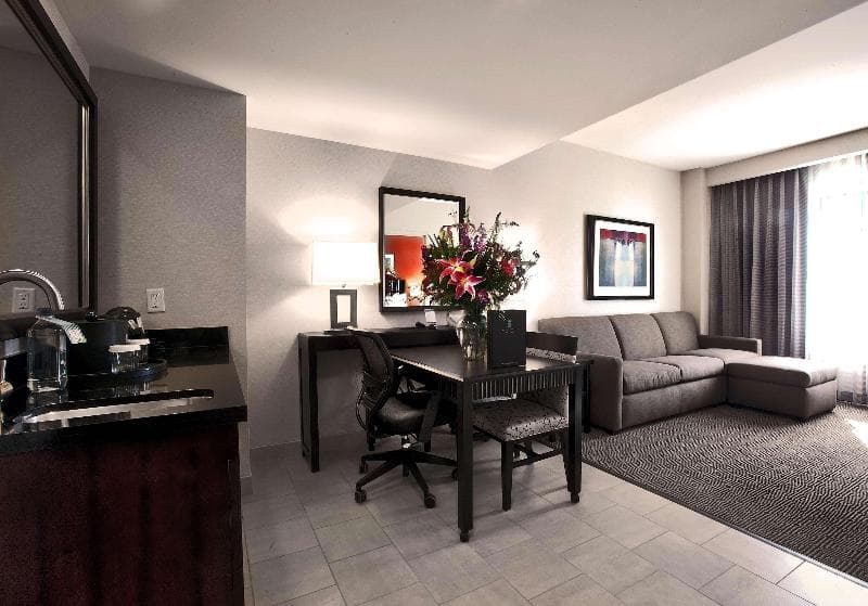 Embassy Suites by Hilton Palmdale 3