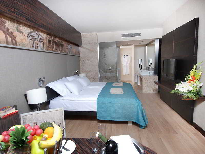 Commodore Elite Suites & Spa - All Inclusive - Adult Only photo 1