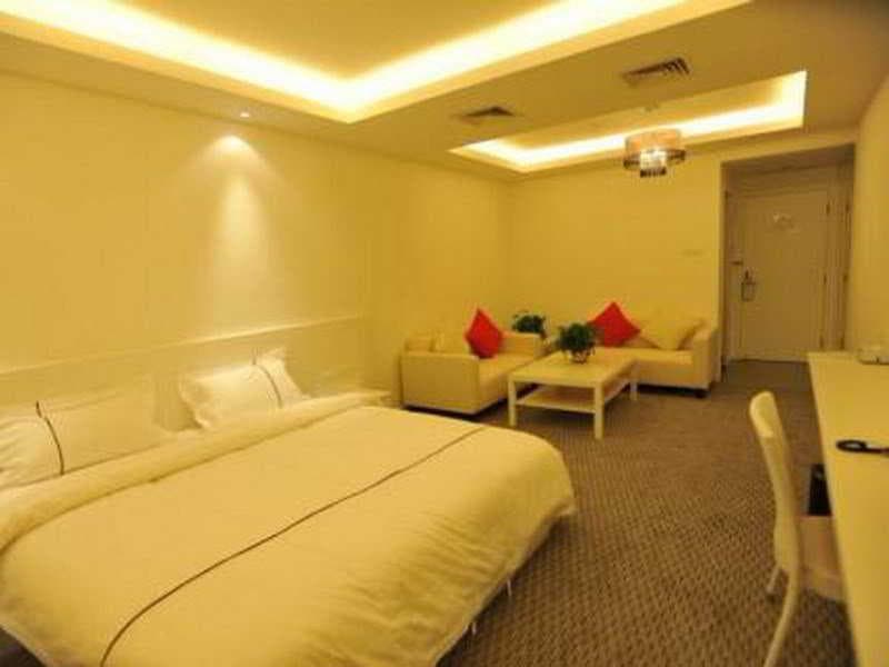 The Spring Time Hotel Tianhe (Adults Only) 5