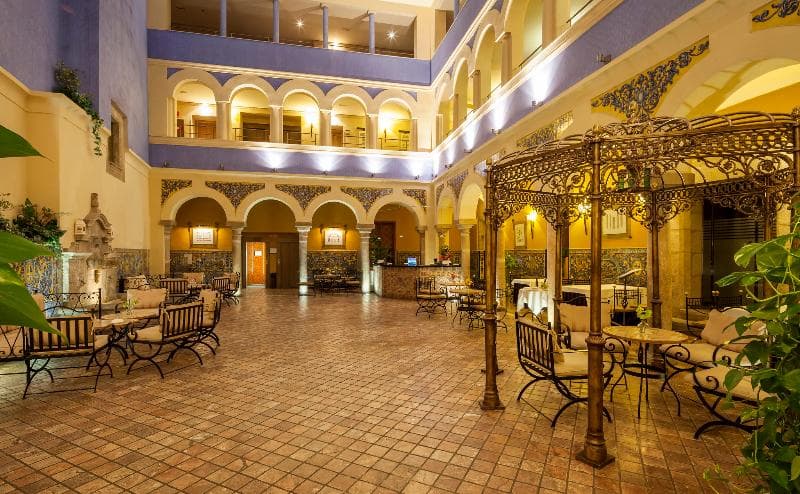 Hotel ILUNION Mérida Palace photo 1
