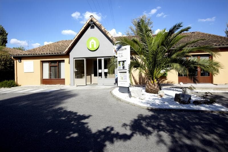 Kyriad Direct Marseille Est La Penne 4