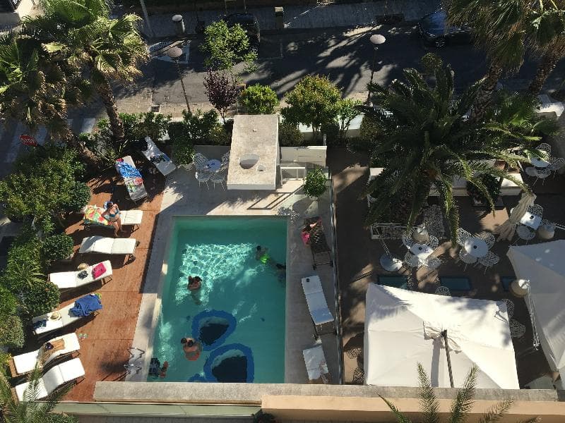 Select Suites & Spa 3