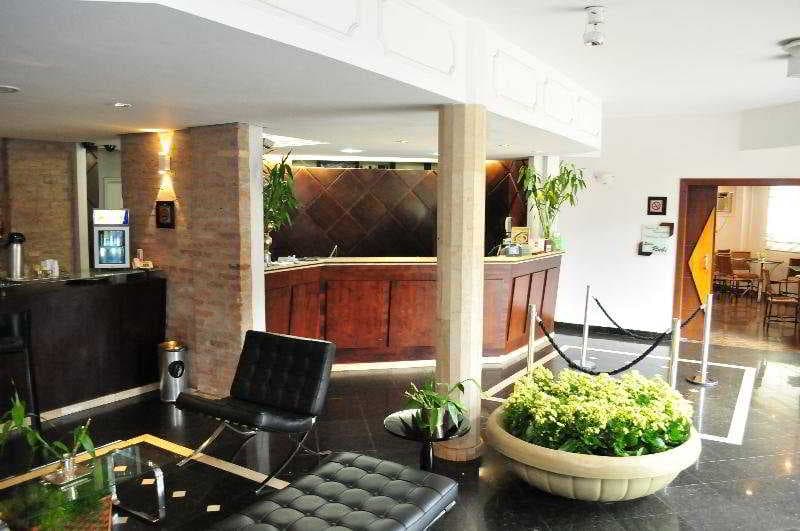 Oasis Plaza 4