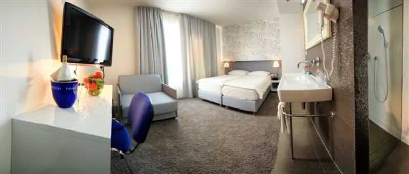 Jona Hotel 4