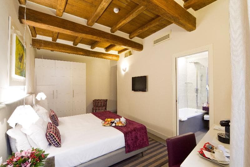 Trevi Palace Luxury Inn 5
