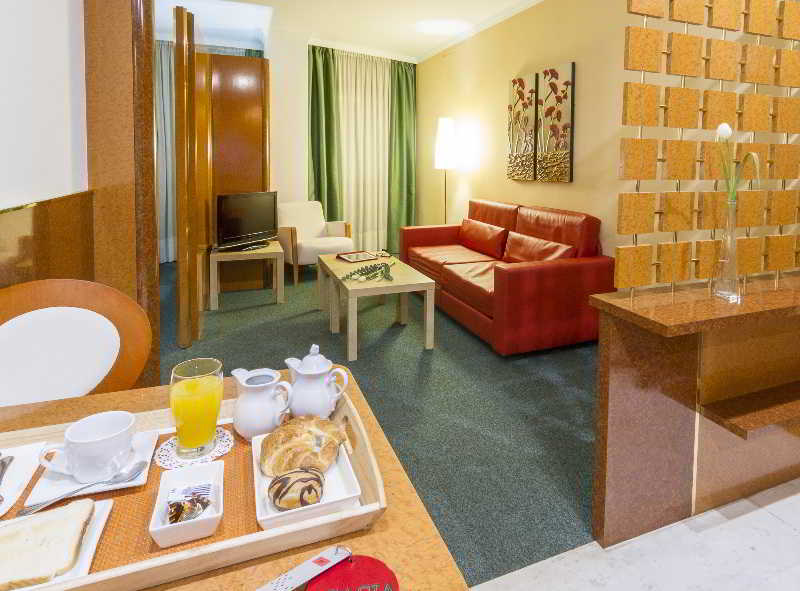 Acacia Suite Hotel 5