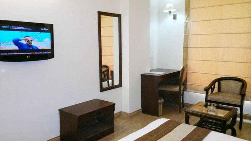 Rousha Inn photo 1