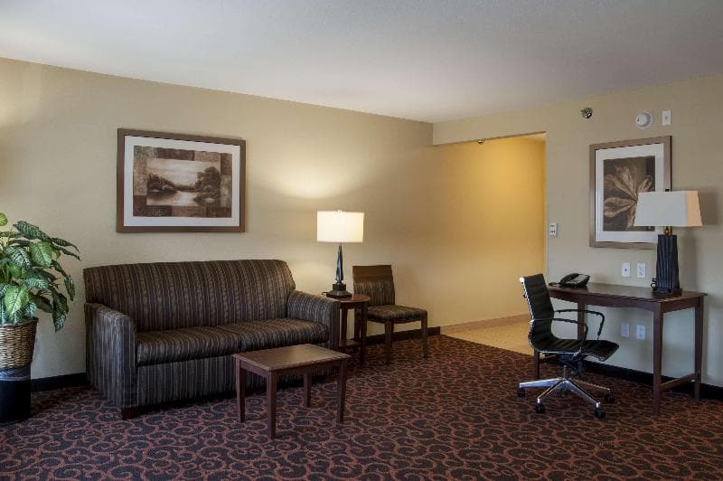 Hampton Inn & Suites Watertown 2