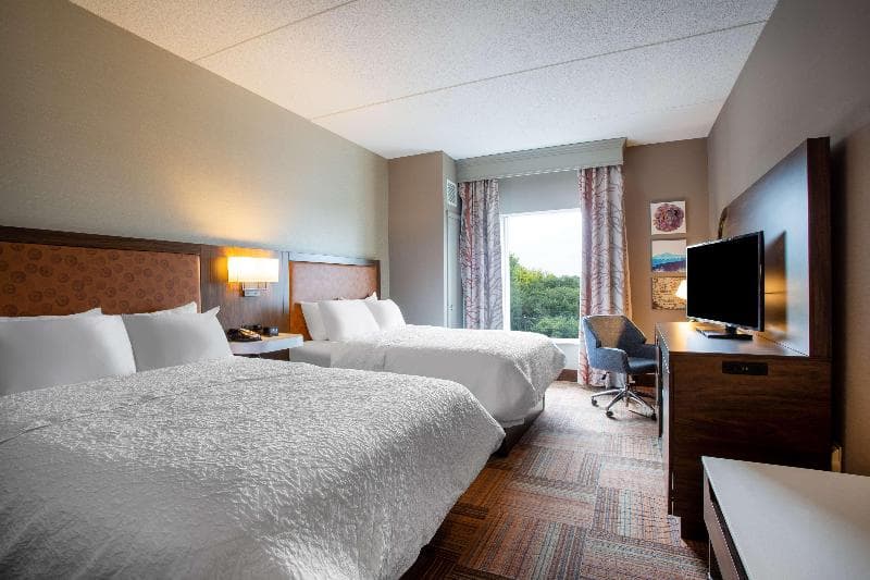 Hampton Inn Watertown 4