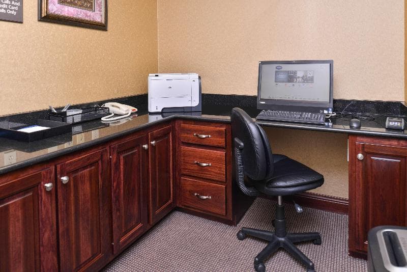 Hampton Inn & Suites Muncie photo 1