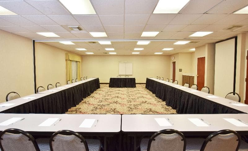Hampton Inn Selma 4