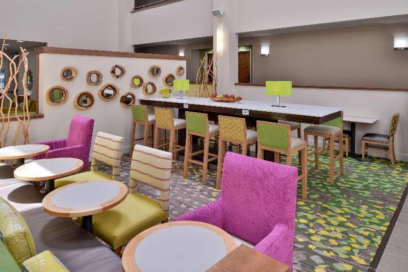 Hampton Inn Cartersville 2
