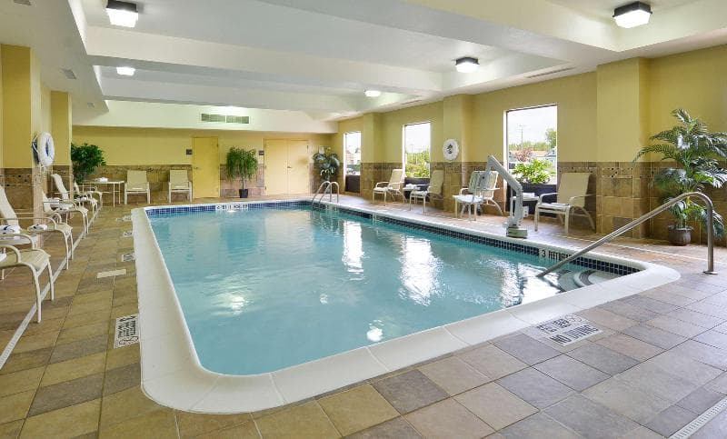 Hampton Inn Utica 5