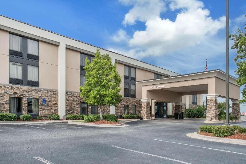 Hampton Inn Douglas 3
