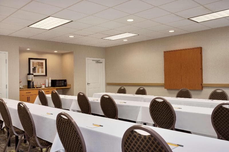 Hampton Inn St. Louis-Columbia 4