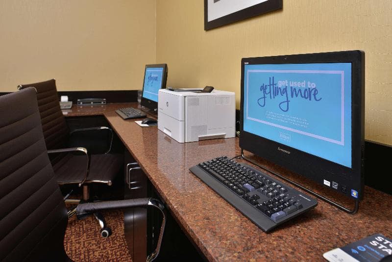 Hampton Inn Greenville 4
