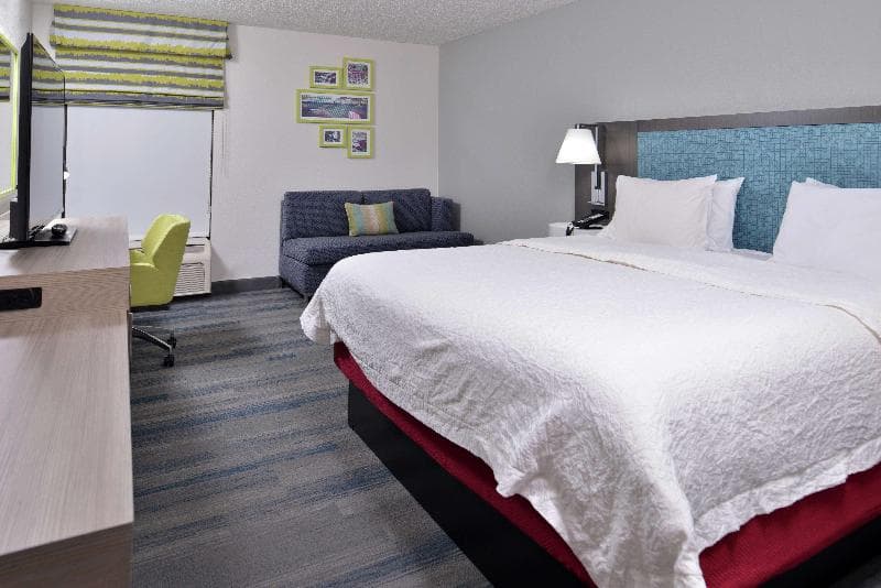Hampton Inn Greenville 5